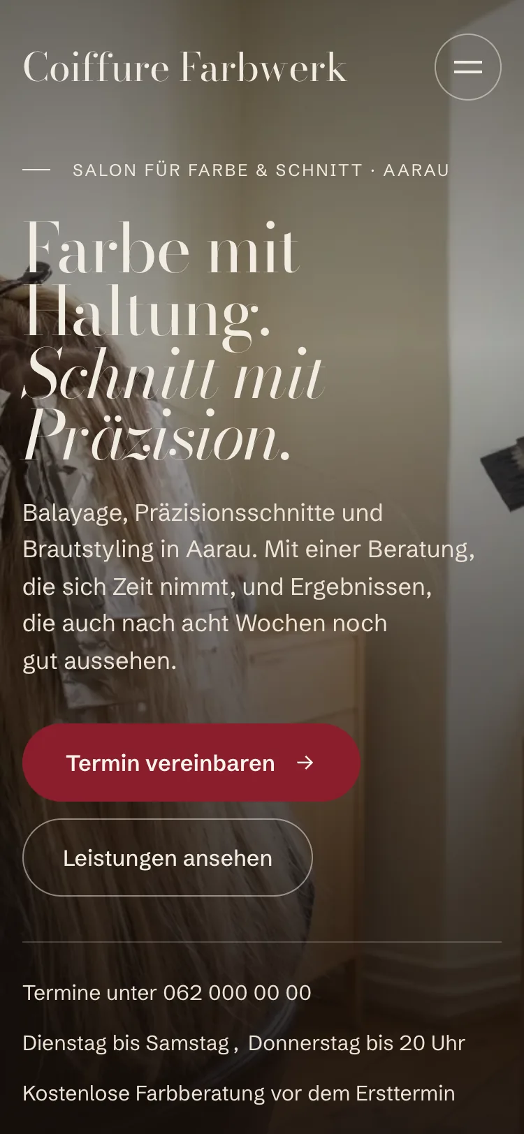 Startseite der Demo Coiffure Farbwerk auf dem Computer und auf dem Handy